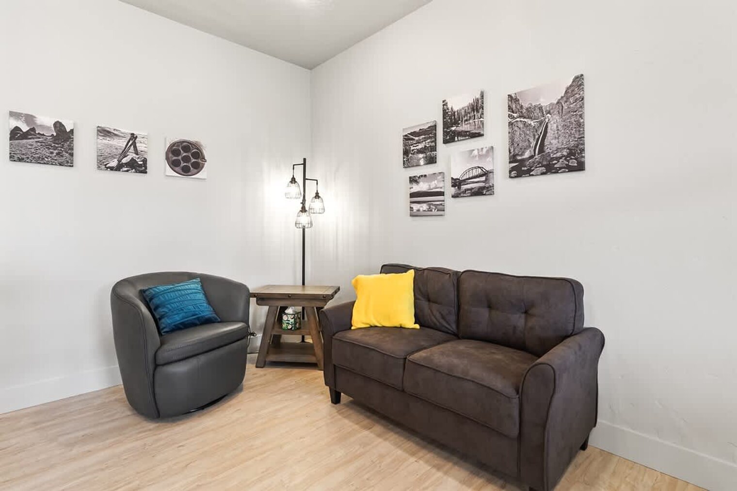 Building Photo - 303 CM Rdg Ln