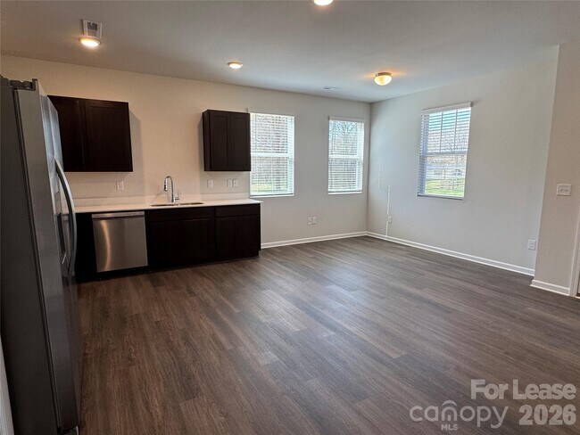 Building Photo - 106 Titanium Dr