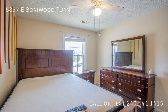 Building Photo - 5857 E Boniwood Turn