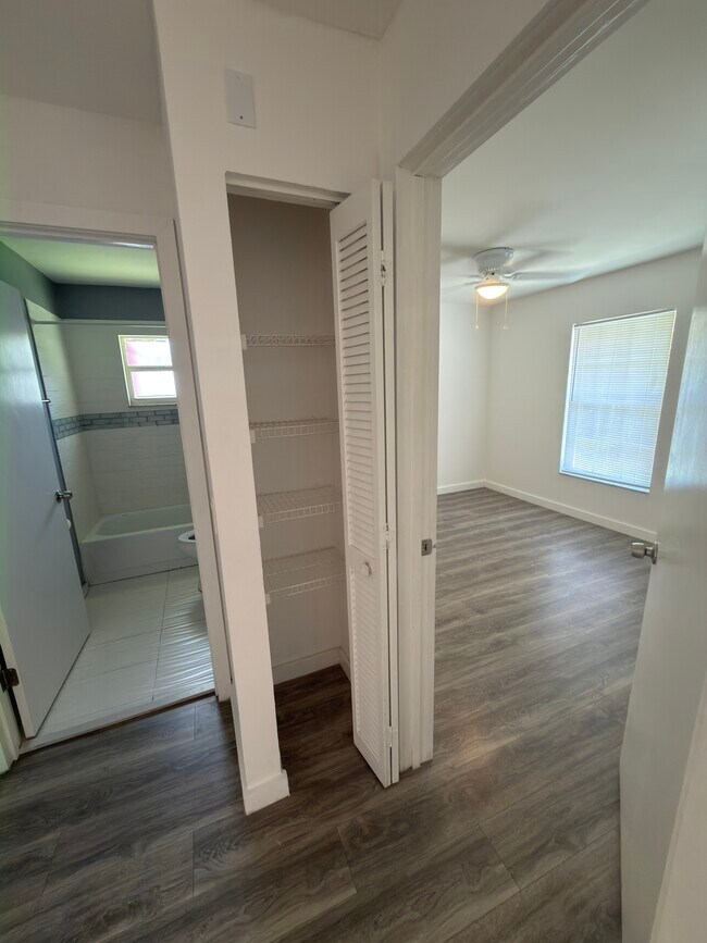 Building Photo - 1302 Ariana Woods Cir