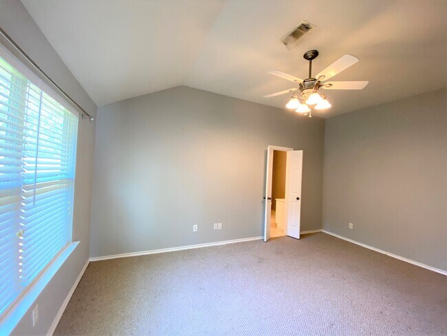 Building Photo - 5739 Rose Rock Canyon Dr