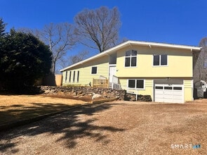 Building Photo - 17 Long Lots Rd