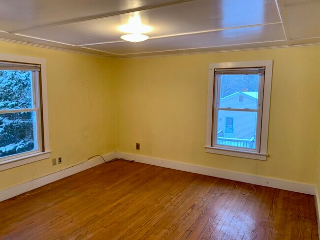 Building Photo - 6 Clark St