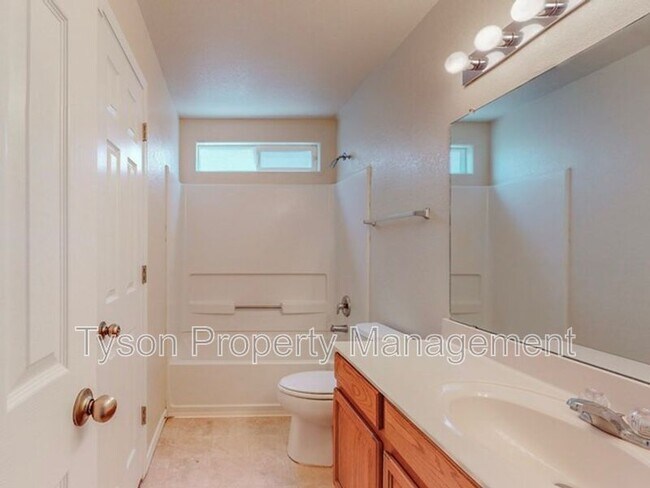 Building Photo - 7615 Red Finch Ct NW