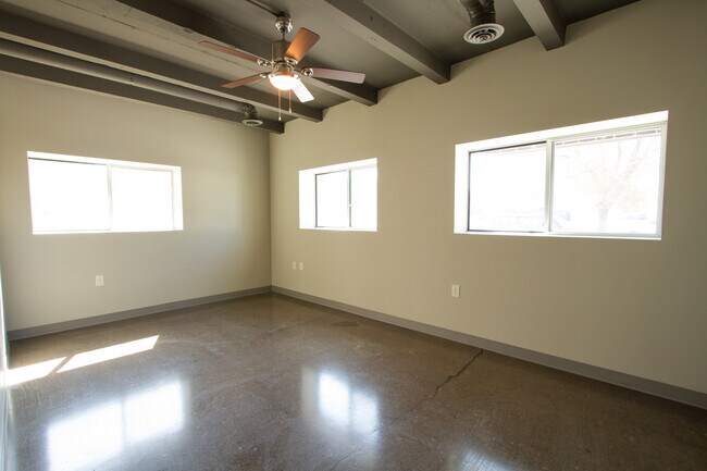 Building Photo - 2224 Y Street