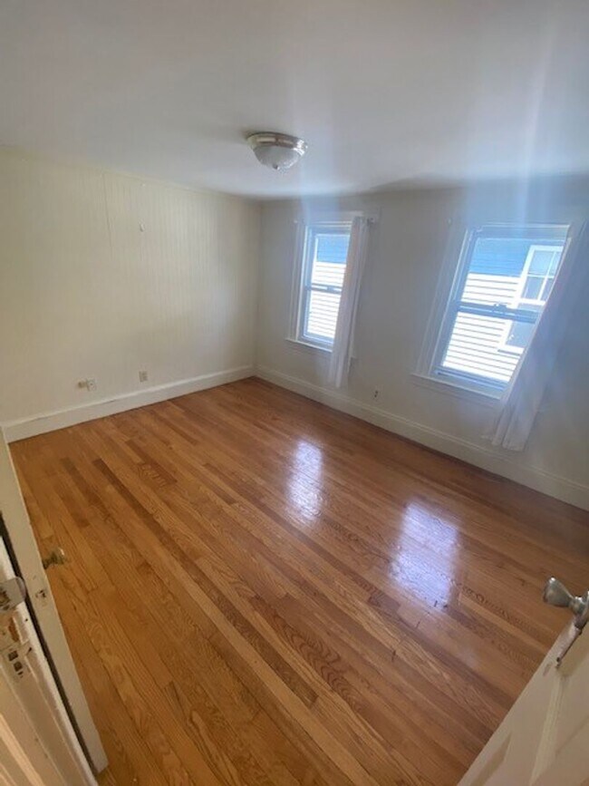 Building Photo - Beautiful Single Family House for Rent Right by Yale!