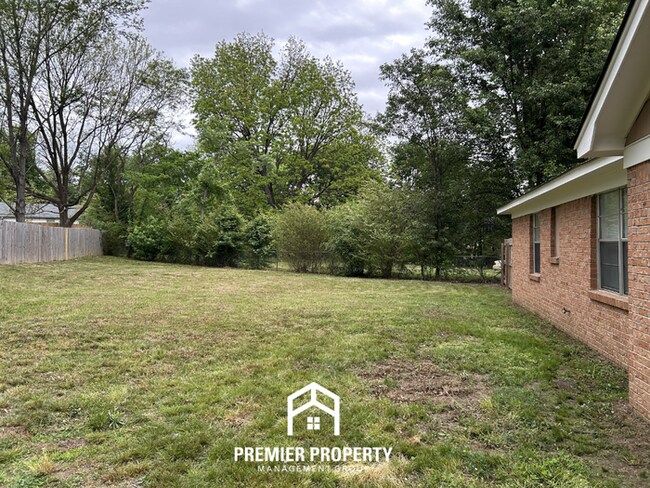 Building Photo - Charming 3BR/2BA in Southaven | Hardwood Floors & Large Fenced Backyard