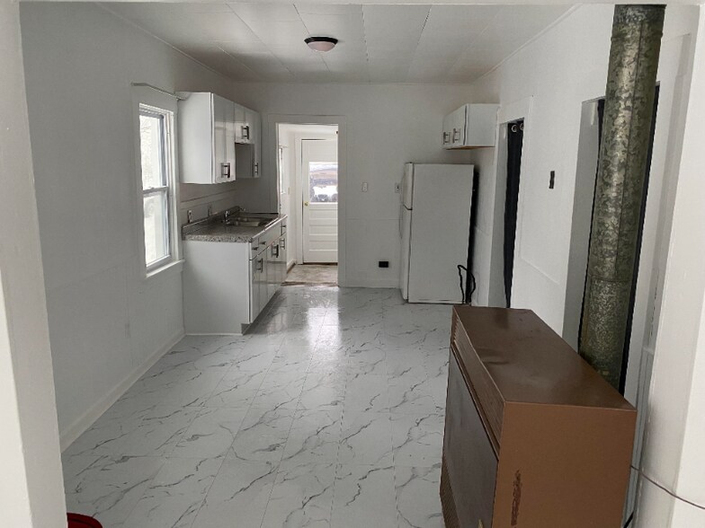 Primary Photo - 20217 Angling St