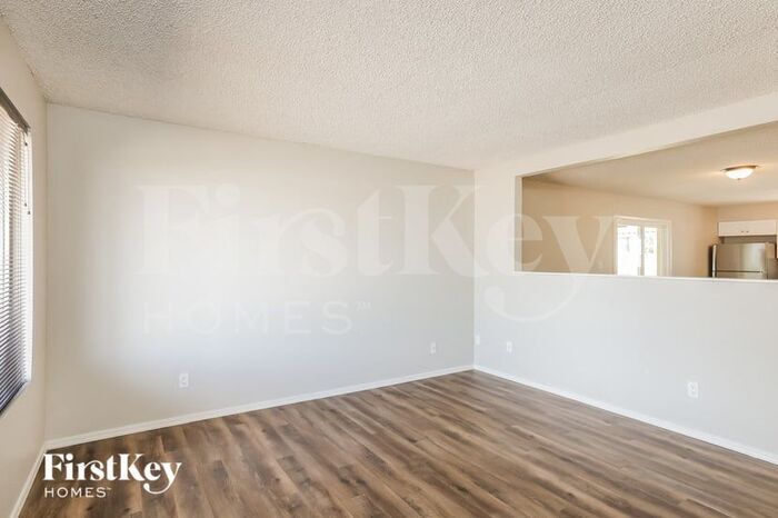 Building Photo - 4431 W Sierra St