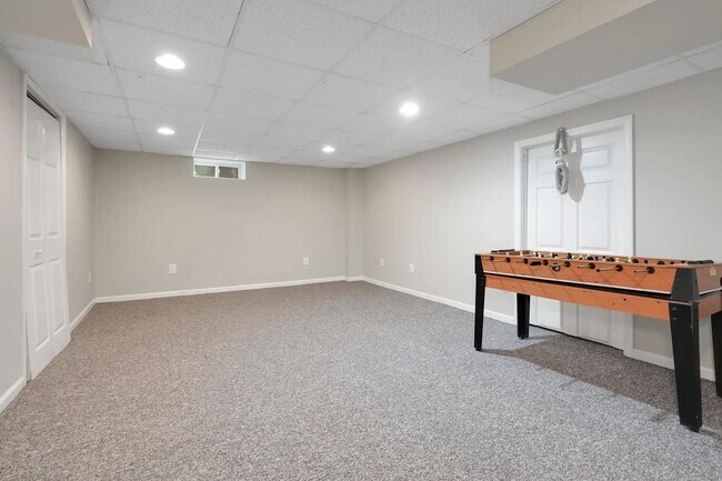Building Photo - Charming Colonial on Quiet Cul-de-Sac