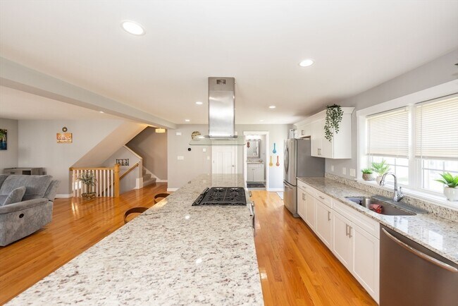 Building Photo - 18 Craftsman Ct