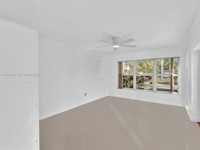 Building Photo - 4416 SW 35th Ave