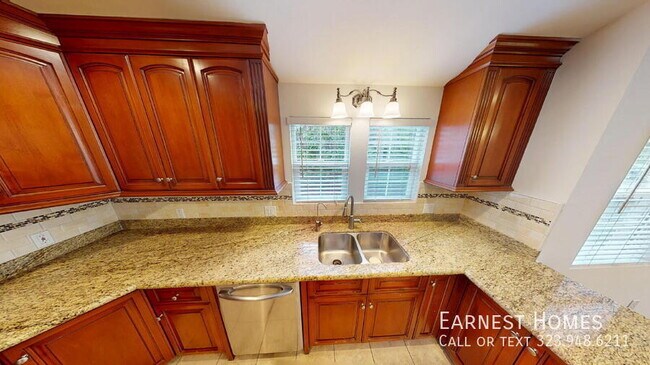 Building Photo - 4944 Cartwright Ave