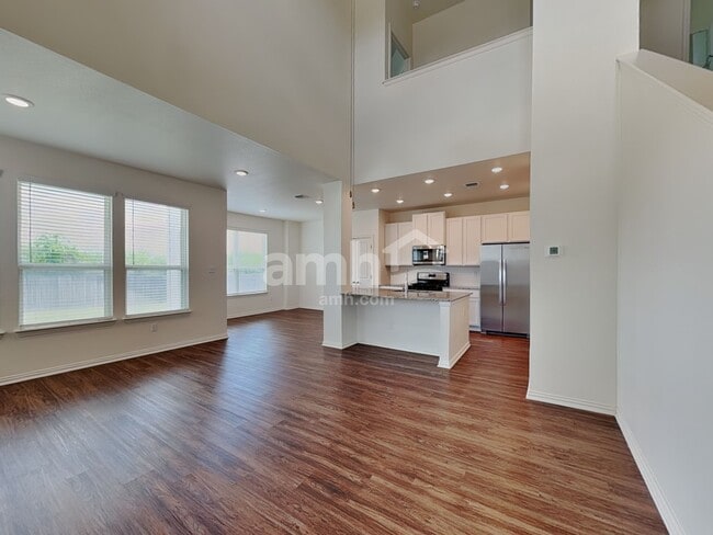 Building Photo - 2734 Lillybrook Ln