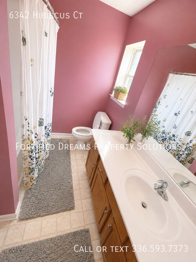 Building Photo - 6342 Hibiscus Ct