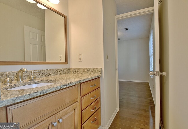 Building Photo - 315 Wood Ridge