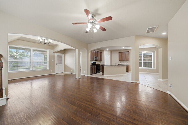 Building Photo - 2716 Sunshade Ct