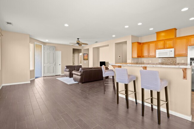 Building Photo - 82013 Cochran Dr