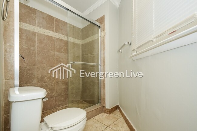 Building Photo - 237 Russet Woods Dr