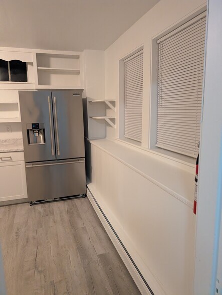 Building Photo - 157 School St