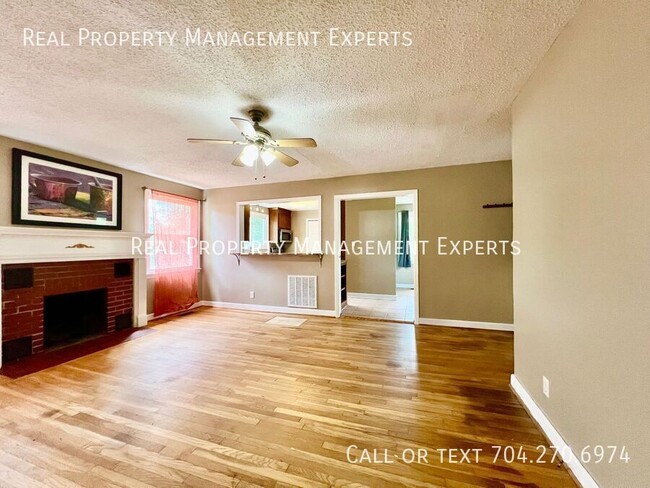Building Photo - 1105 Balthis Dr