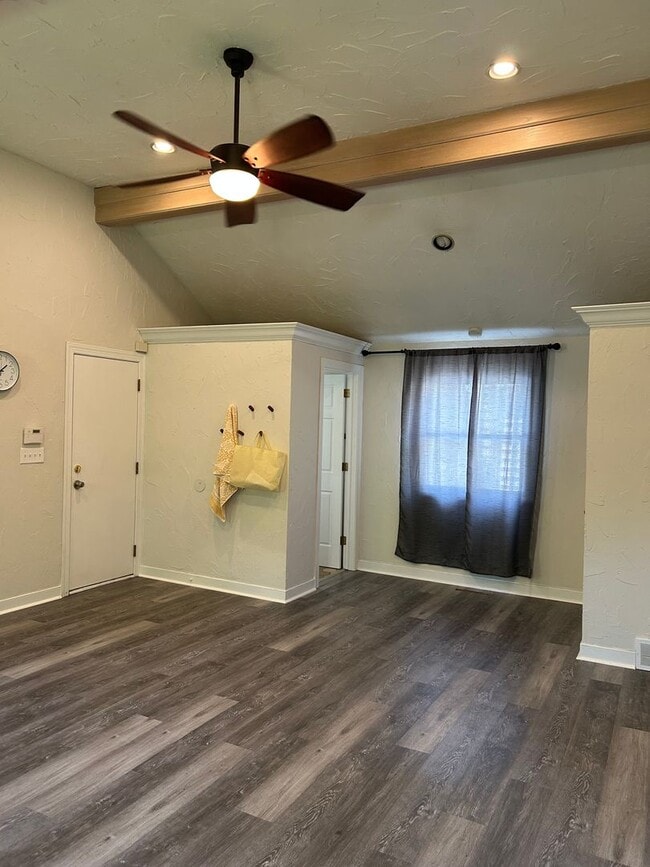 Building Photo - Spacious Colonial For Rent in Lyndhurst