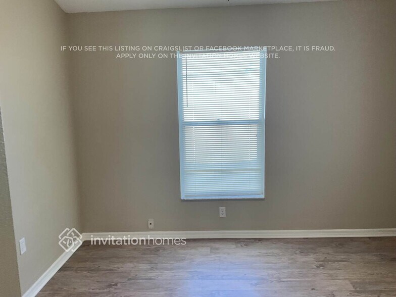 Building Photo - 11801 Acorn Woods Terrace