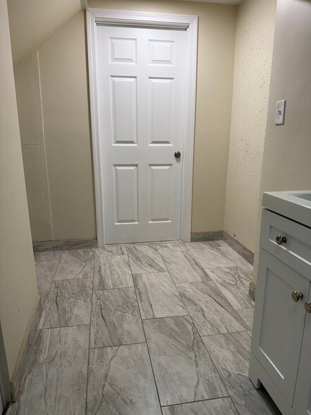 Building Photo - 21 Blakeville St