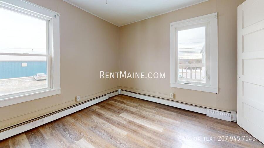 Building Photo - 172 College Ave