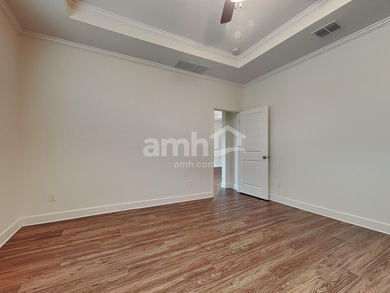 Building Photo - 5765 Hampton Creek Rd