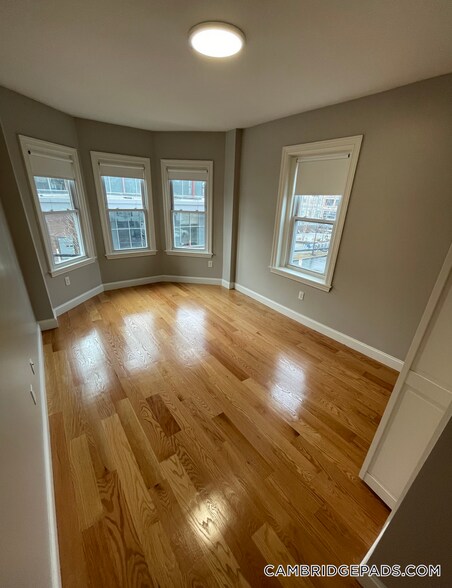 Building Photo - 124 Berkshire St