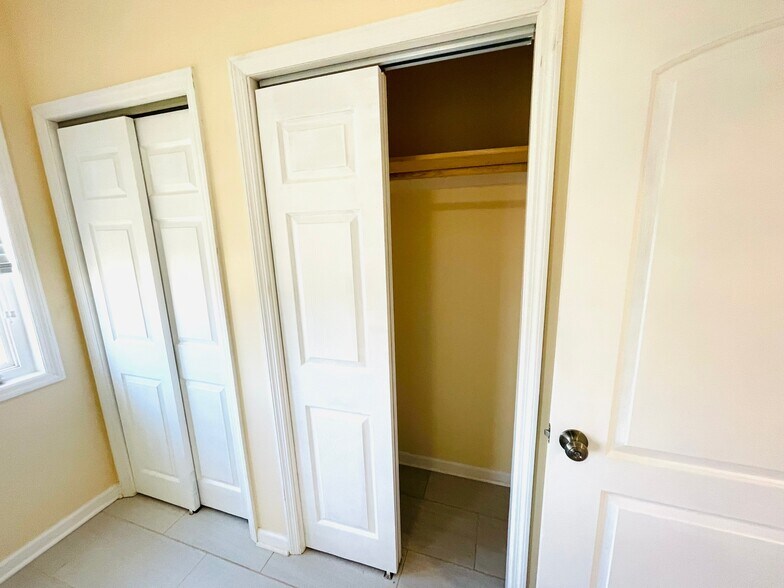 bedrrom closet - 619 Union Ave