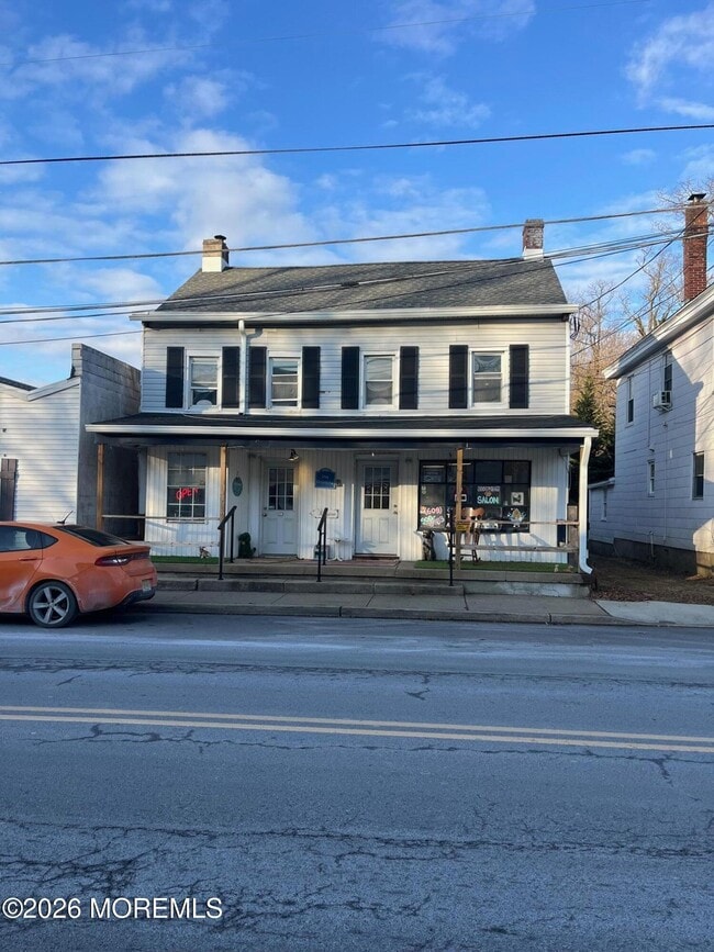 Building Photo - 11 Main St