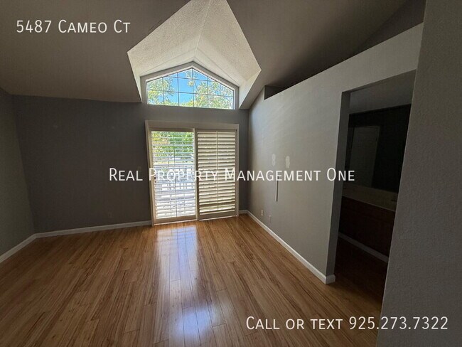 Building Photo - 5487 Cameo Ct