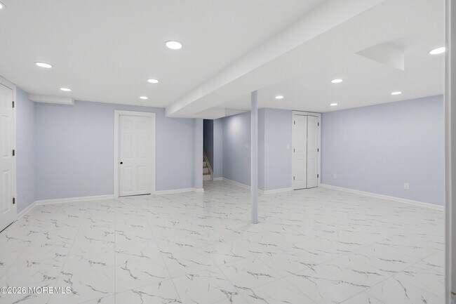 Building Photo - 39 Hilltop Rd