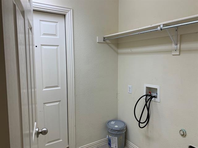 Building Photo - 1017 Somerset Cir