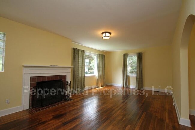 Building Photo - 111 Timothy St