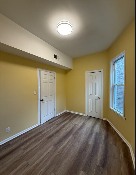 Building Photo - 7144 S Saint Lawrence Ave