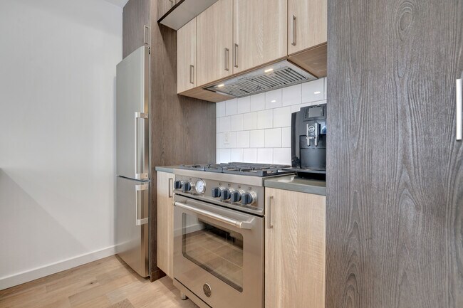 Building Photo - 1412 15th St NW