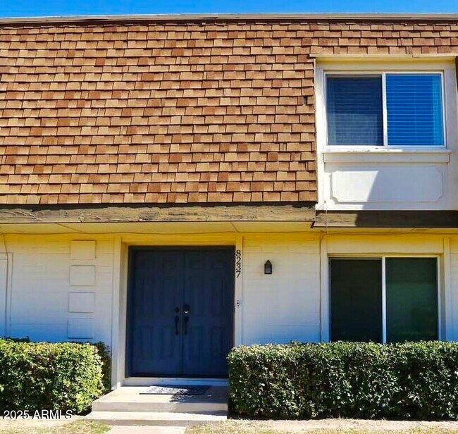 Building Photo - 8237 E Orange Blossom Ln