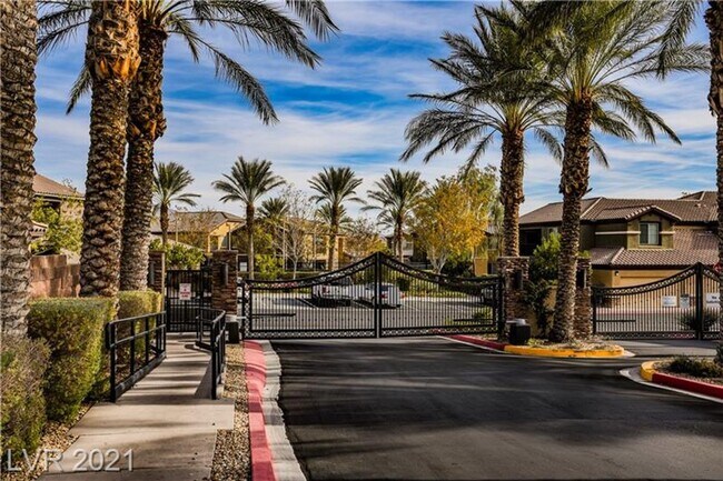 Building Photo - Beautiful townhouse for Rent!