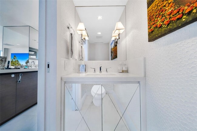 Building Photo - 11 Island Ave