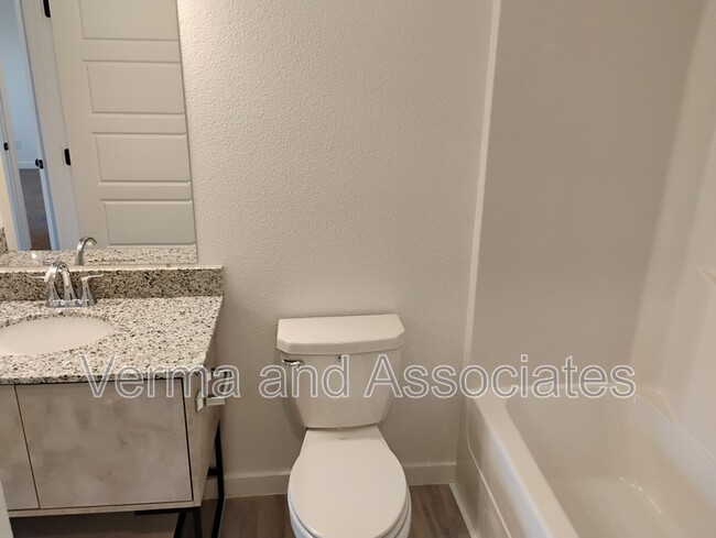 Building Photo - 841 Ventnor Ave