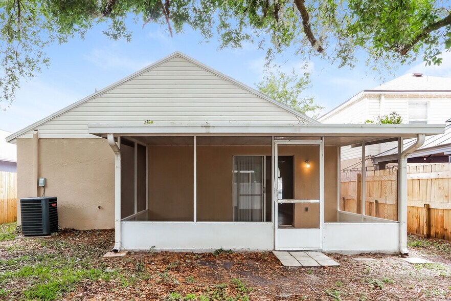 Building Photo - 30542 Double Dr