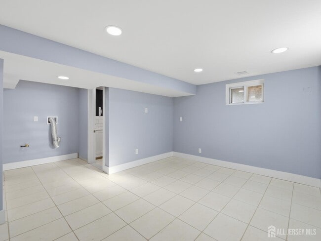 Building Photo - 14 John St