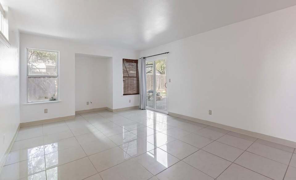 Building Photo - 2683 Mitchell Ave