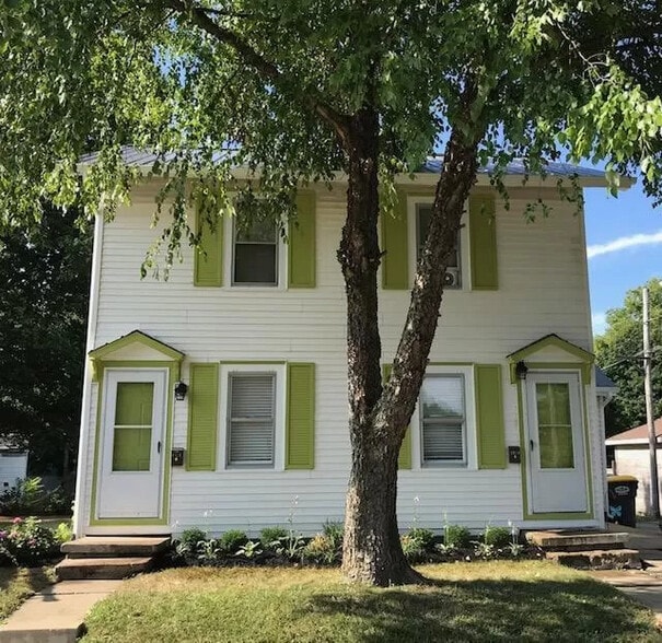 Building Photo - 1019 E 8th St