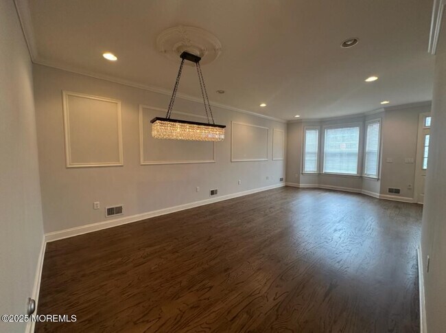 Building Photo - 163 Shinnecock Dr