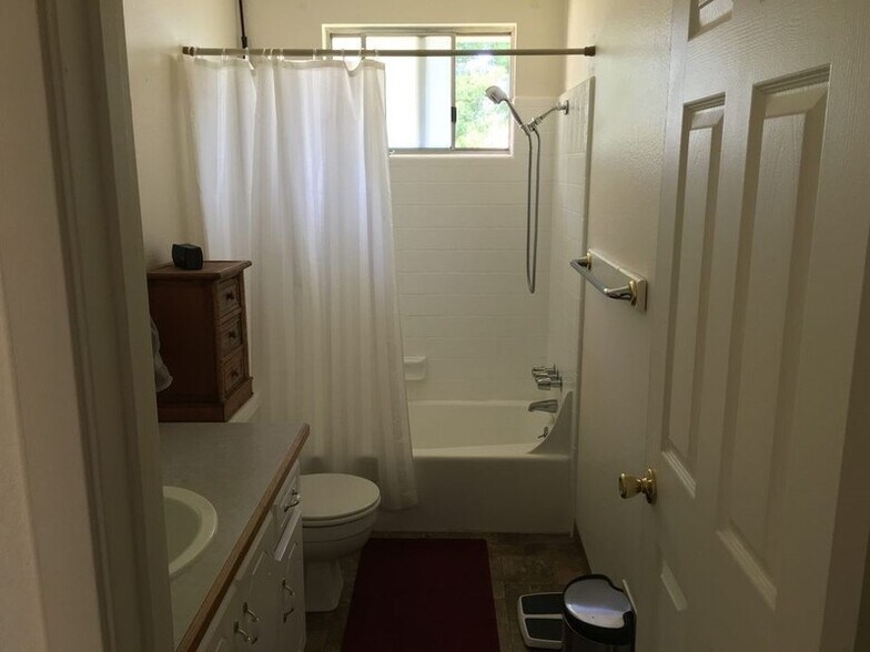 Building Photo - 1263 E Cedar View Dr