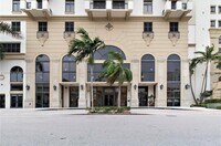 Building Photo - 1805 Ponce de Leon